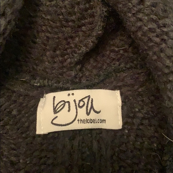 Hooded poncho - Picture 5 of 5